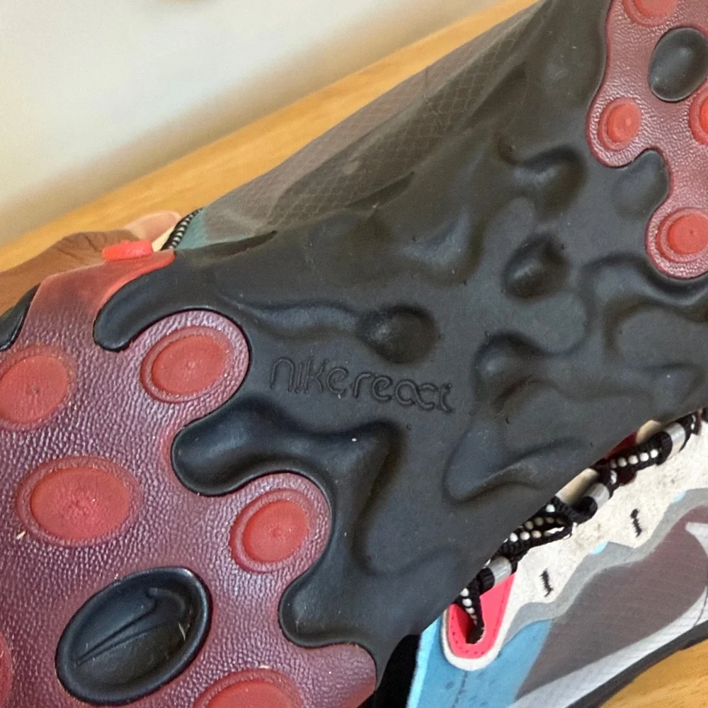 NIKE REACT ELEMENT 87 BLUE CHILL SOLAR RED MENS AQ1090 006 Size 8‎